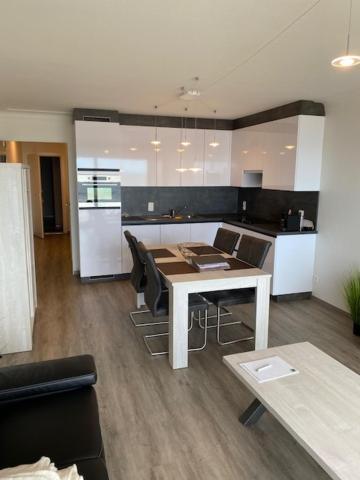Apartamento 405 Op Zeedijk Met Frontaal Zeezicht 4de Verdiep